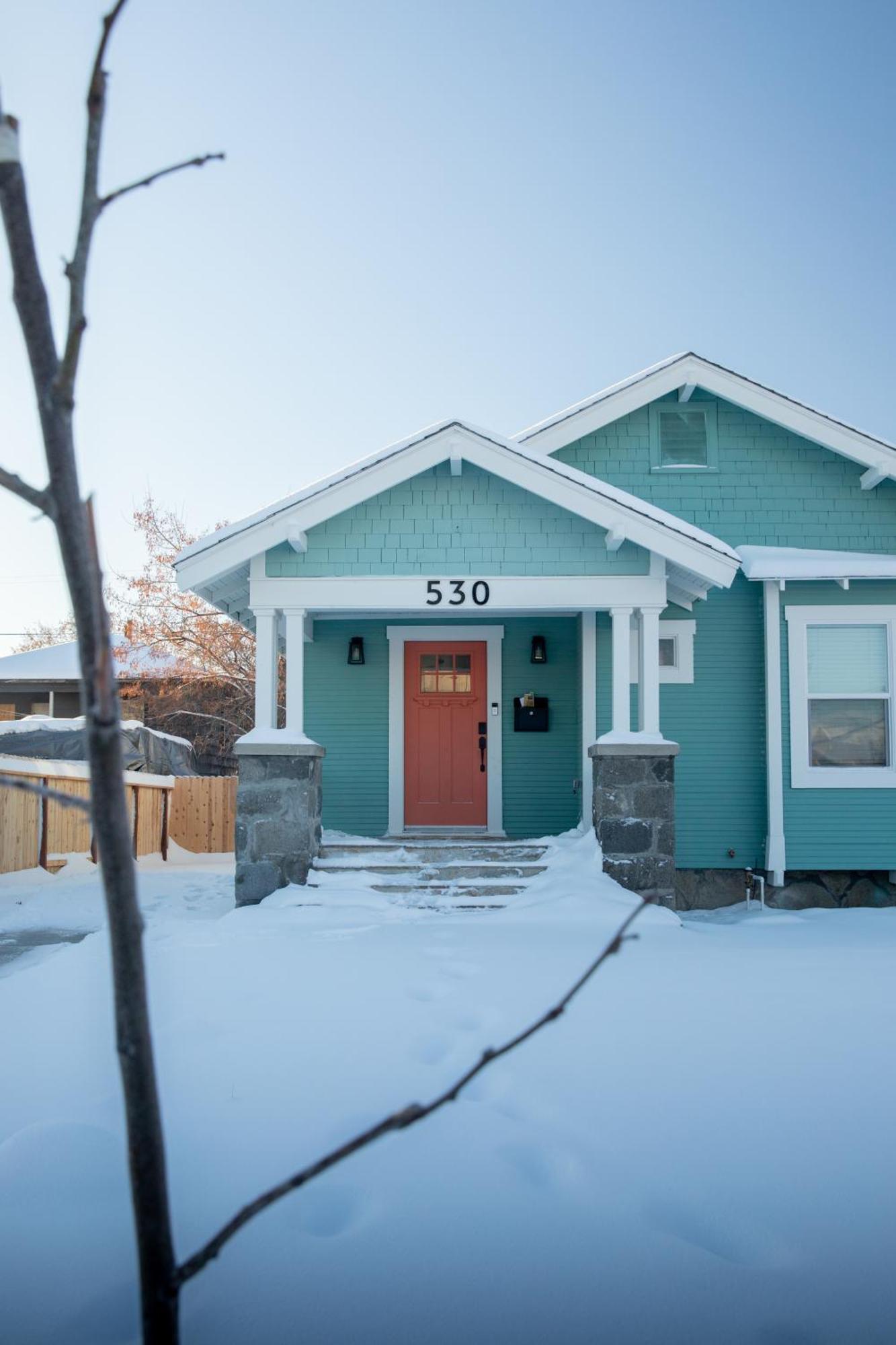 Reno'S Biggest Little House - Cozy Home Theatre Exterior photo