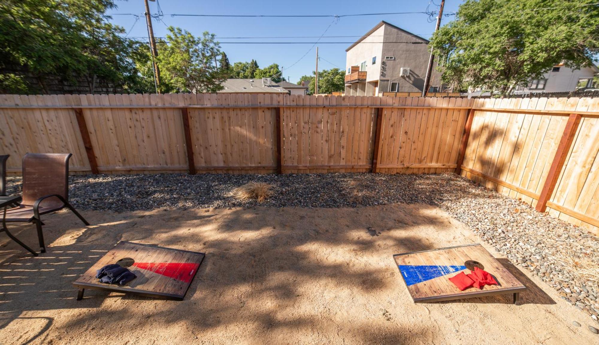 Reno'S Biggest Little House - Cozy Home Theatre Exterior photo